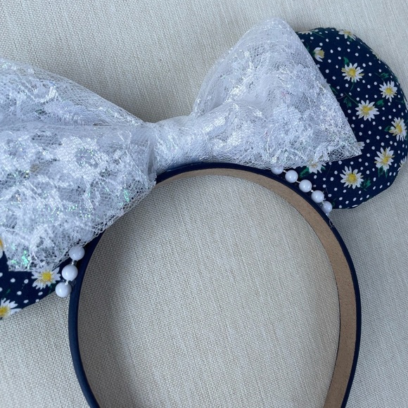 Minnie Mouse eats - Picture 8 of 8